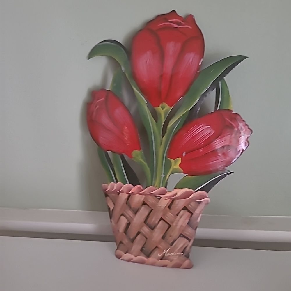 Vintage Tin Tulip Wall Accent